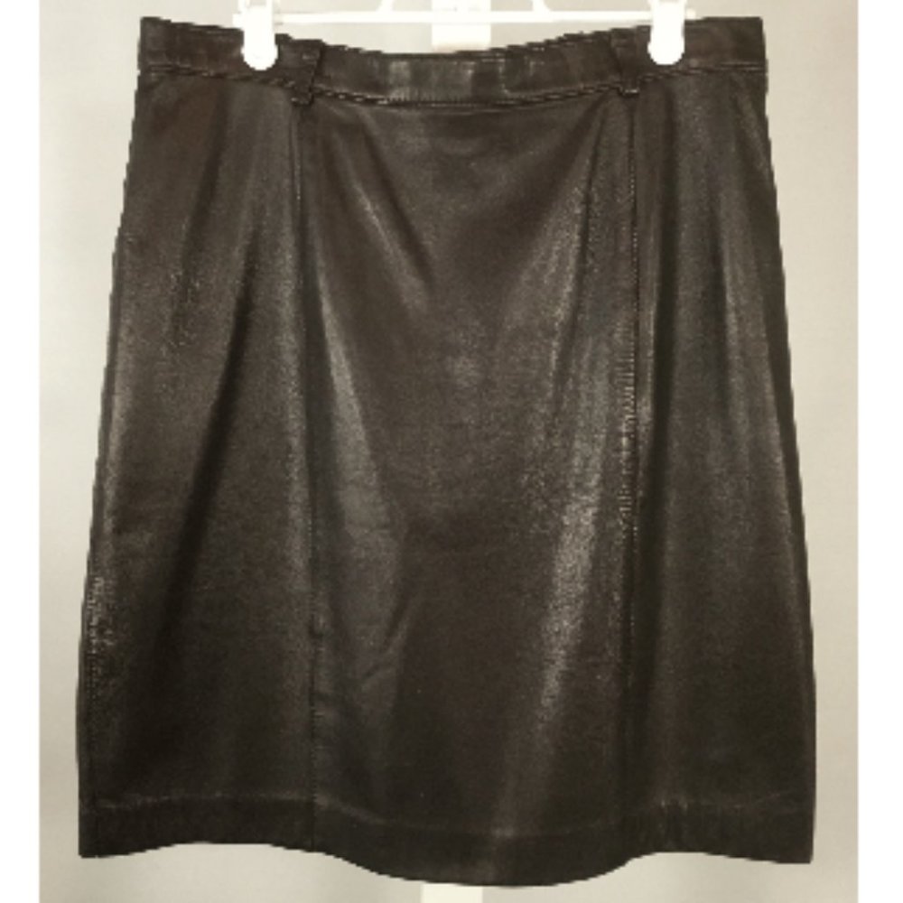 L'officiel  Luxurious Leather Skirt